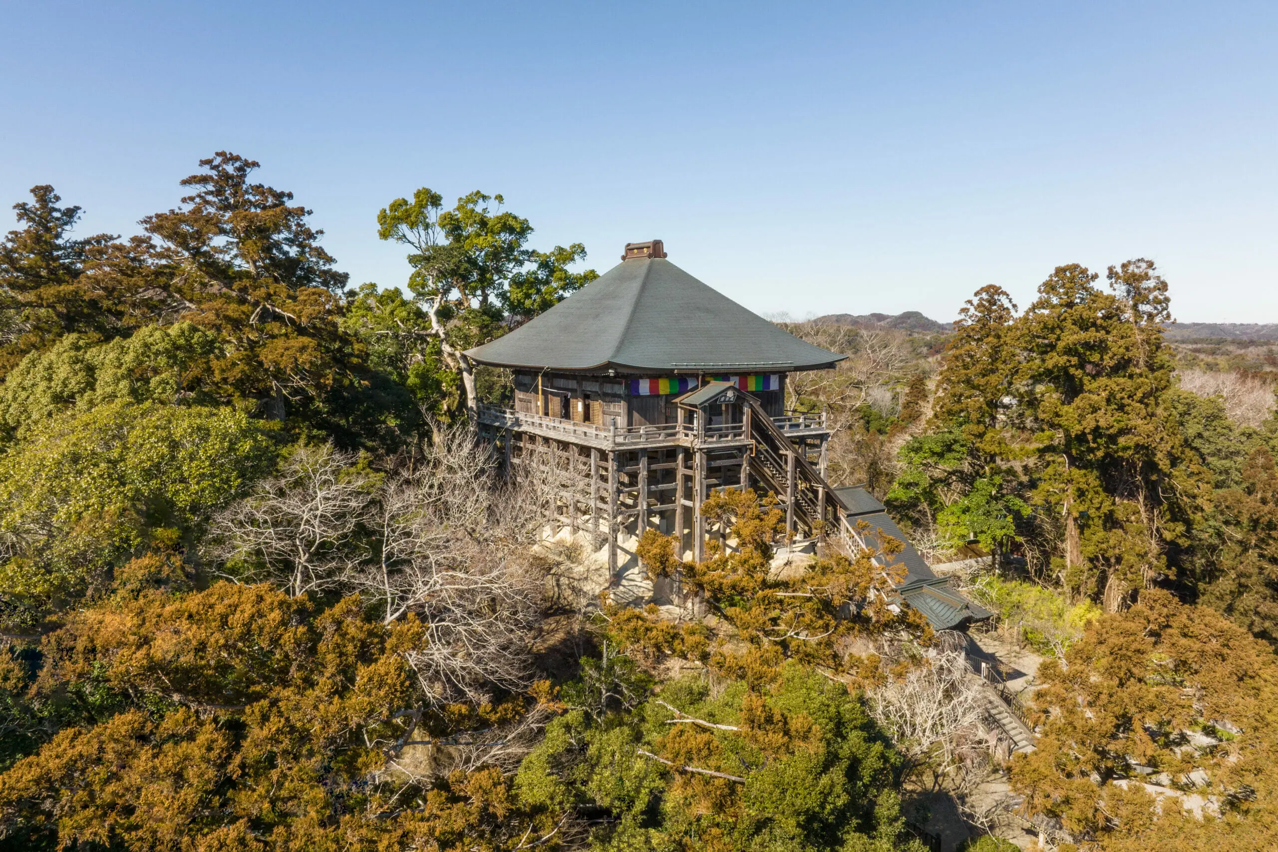 長生郡| 宛如空中樓閣的觀音堂。穿越千年的懸造古寺，一窺最靈驗的笠森
